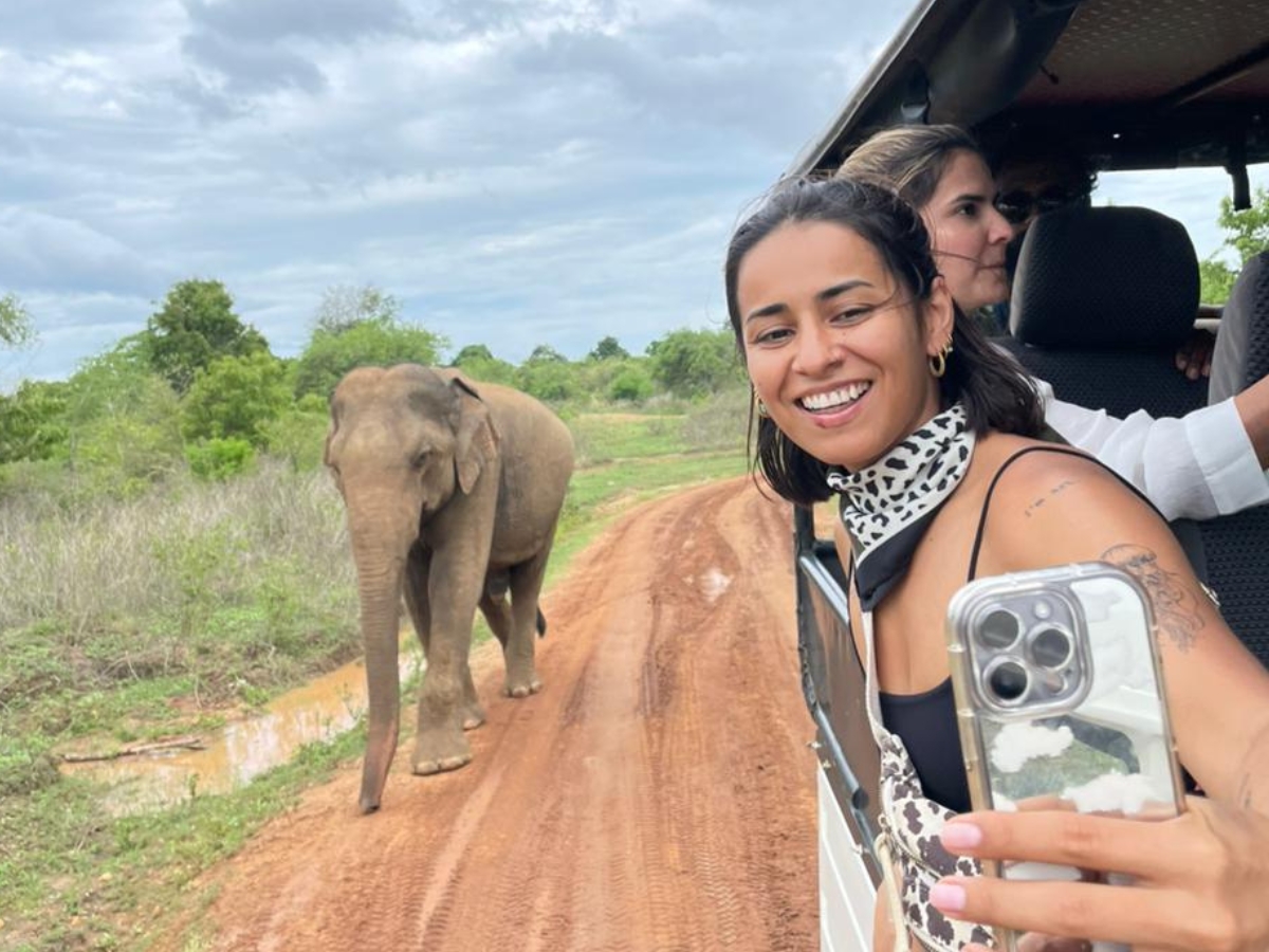 udawalawe safari -selfie foreigner girl with elephant in the jeep while udawalawe safari